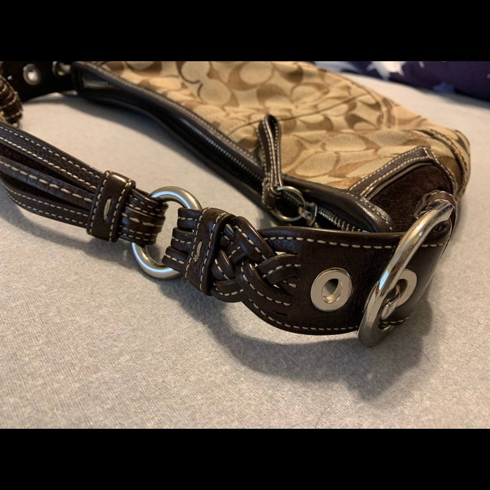 Coach shoulder bag, chocolate brown with Cs - Picture 4 of 5